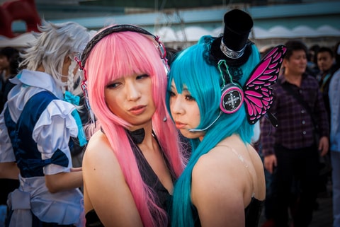 Japan Youth Travel takes you to Comiket, where anime fans bring their favorite characters to life through cosplay.