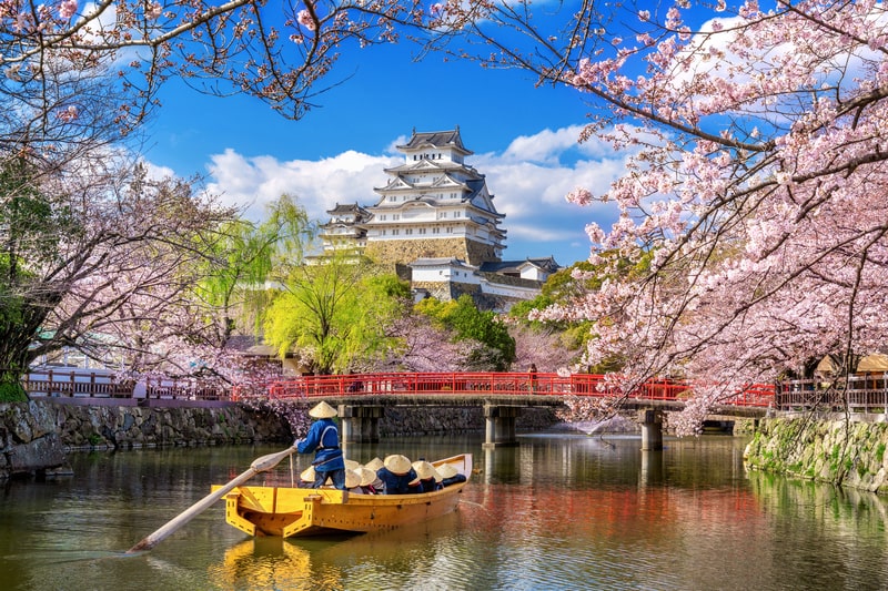 Japan Youth Travel offers a journey to Himeji Castle, a UNESCO World Heritage site that stands as a symbol of Japan’s feudal past.